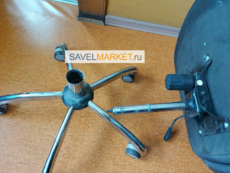 Ремонт кресла Chairman - у газлифта сломалась пластикова втулка, Savelmarket ru - вызвать мастера для ремонта