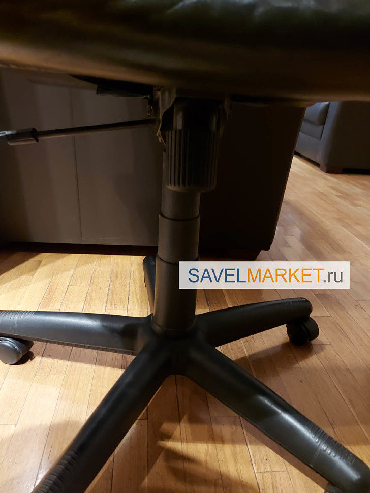 Как поменять газлифт на компьютерном кресле - Срочный ремонт кресел мастером SavelMarket с выездом на дом, в офис в день обращения. Запчасти для ремонта офисных кресел.